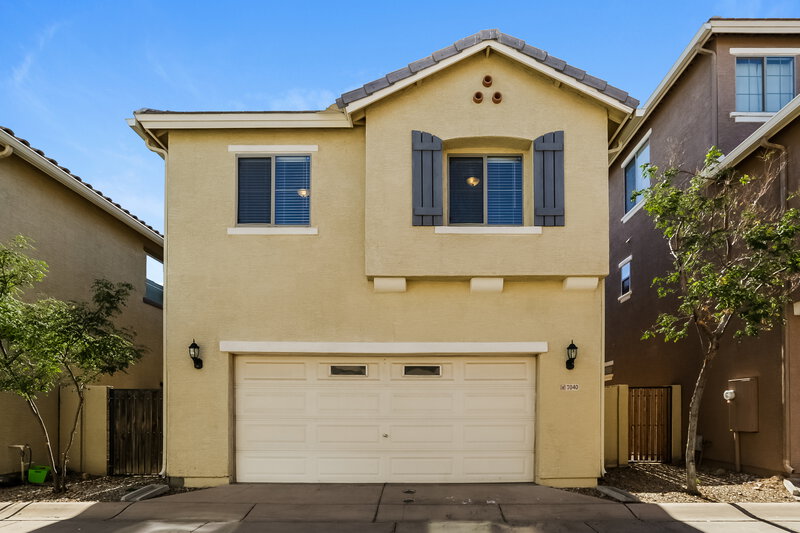 2,025/Mo, 7040 S 7th Ln Phoenix, AZ 85041 Rear View