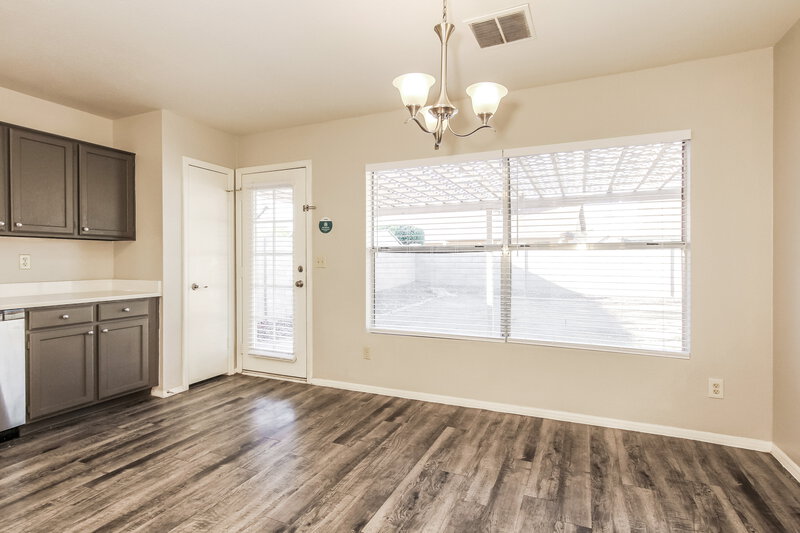 2,145/Mo, 10126 W Medlock Ave Glendale, AZ 85307 Dining Room View