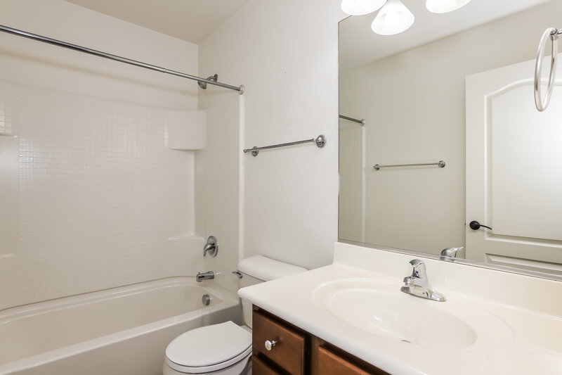 1,765/Mo, 4393 W Crescent Rd San Tan Valley, AZ 85142 Bathroom View