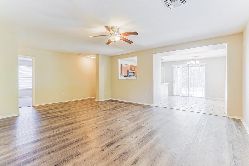 2,260/Mo, 120 S Valle Verde Mesa, AZ 85208 Living Room View 2