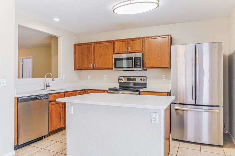 2,260/Mo, 120 S Valle Verde Mesa, AZ 85208 Kitchen View