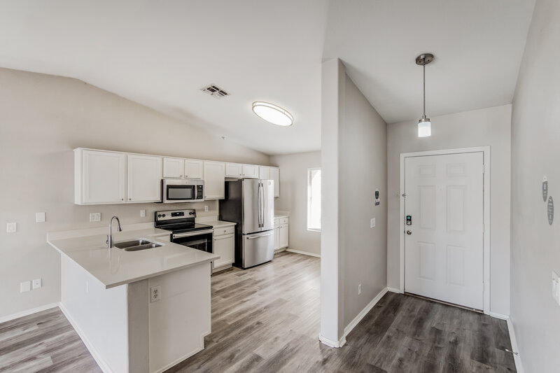 1,725/Mo, 407 S Alva St Buckeye, AZ 85326 Foyer View