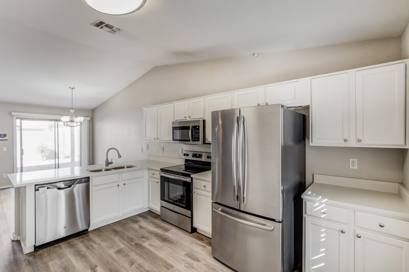 1,725/Mo, 407 S Alva St Buckeye, AZ 85326 Kitchen View 2