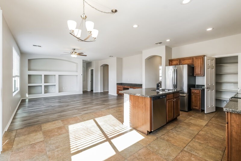2,015/Mo, 14079 W Bloomfield Rd Surprise, AZ 85379 Dining Room View 2