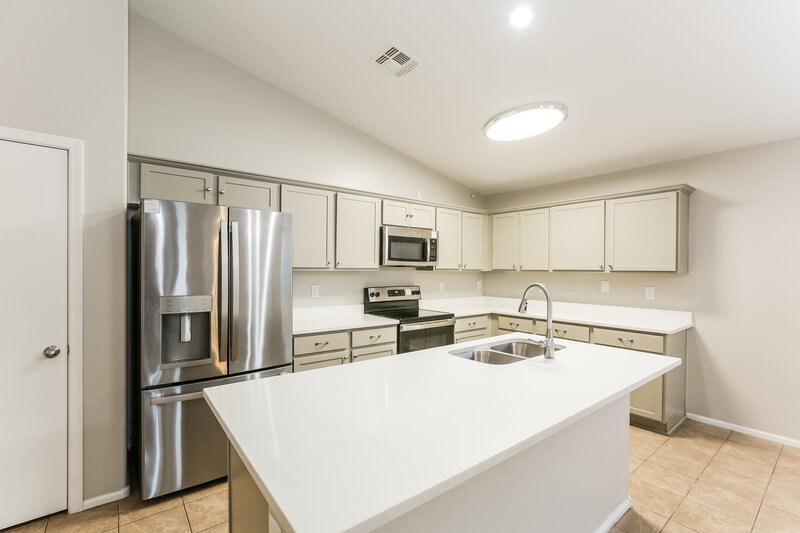 2,130/Mo, 8722 W Payson Rd Tolleson, AZ 85353 Kitchen View