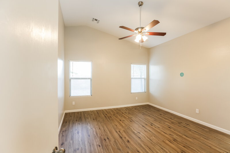 2,130/Mo, 8722 W Payson Rd Tolleson, AZ 85353 Main Bedroom View 2