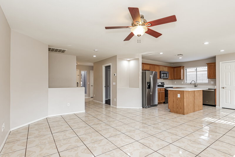 2,115/Mo, 4218 N 92nd Ln Phoenix, AZ 85037 Dining Room View
