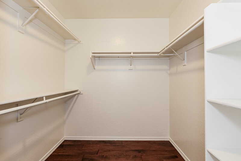 2,115/Mo, 4218 N 92nd Ln Phoenix, AZ 85037 Walk In Closet View