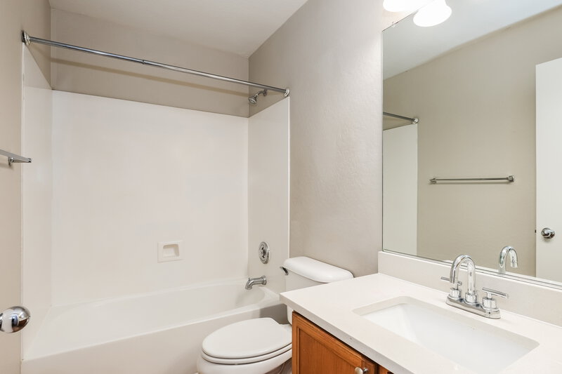 1,850/Mo, 11755 W Banff Ln El Mirage, AZ 85335 Bathroom View