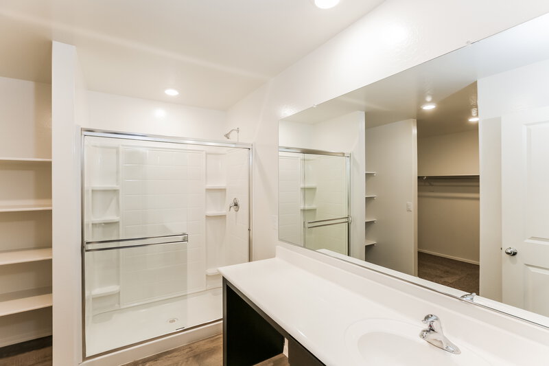 1,810/Mo, 25371 W Long Ave Buckeye, AZ 85326 Main Bathroom View