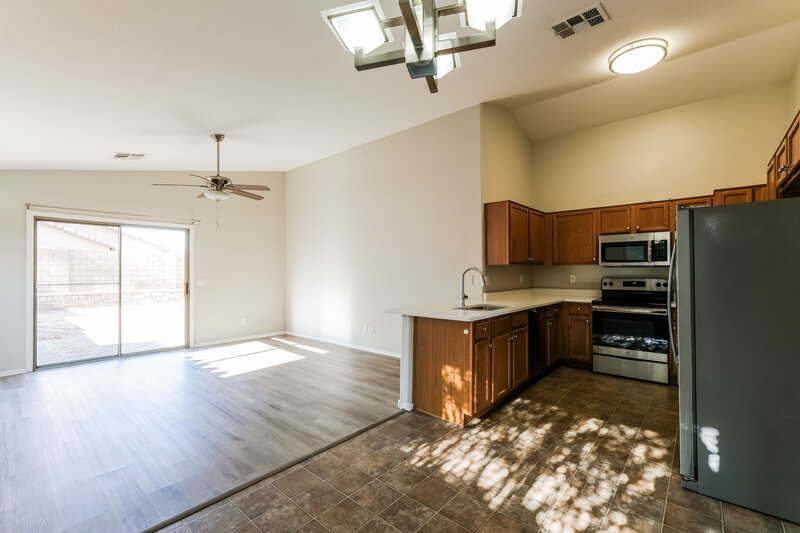 1,785/Mo, 14756 W Maui Ln Surprise, AZ 85379 Kitchen View