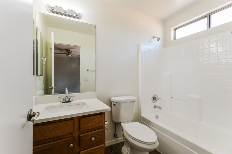 1,785/Mo, 14756 W Maui Ln Surprise, AZ 85379 Bathroom View