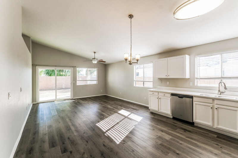 2,200/Mo, 8113 W Pima St Phoenix, AZ 85043 Dining Room View