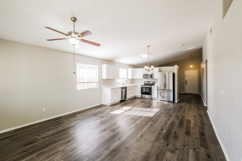 2,200/Mo, 8113 W Pima St Phoenix, AZ 85043 Dining Room View 2