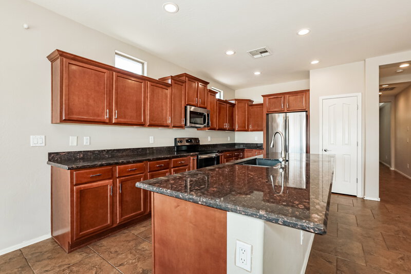 1,885/Mo, 38514 N Navarro Dr San Tan Valley, AZ 85140 Kitchen View 2