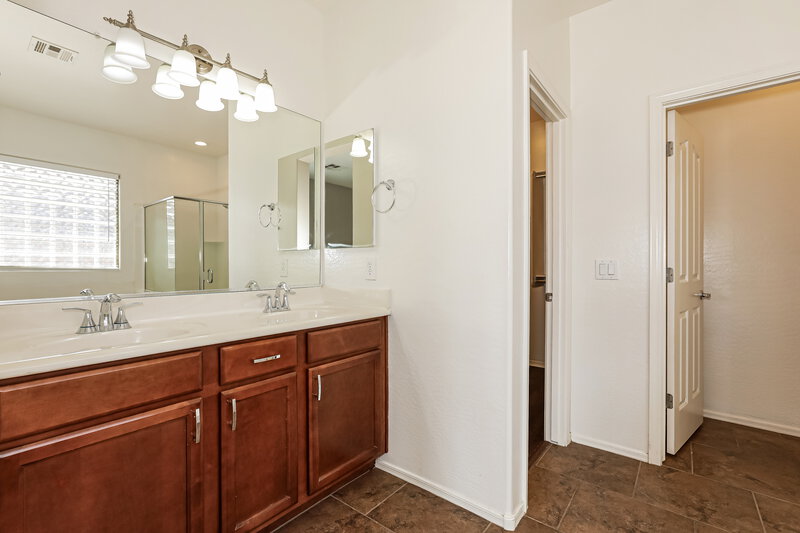 1,885/Mo, 38514 N Navarro Dr San Tan Valley, AZ 85140 Main Bathroom View