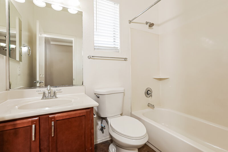 1,885/Mo, 38514 N Navarro Dr San Tan Valley, AZ 85140 Bathroom View