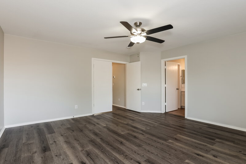 2,060/Mo, 7592 W Marlette Ave Glendale, AZ 85303 Main Bedroom View