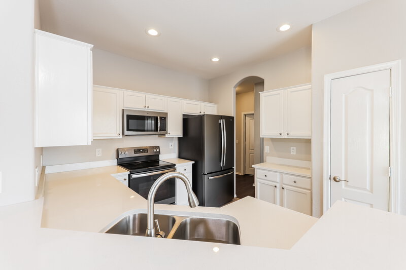 2,090/Mo, 11950 W Jackson St Avondale, AZ 85323 Kitchen View