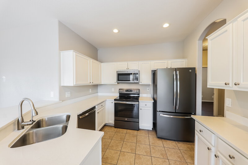 2,090/Mo, 11950 W Jackson St Avondale, AZ 85323 Kitchen View 2