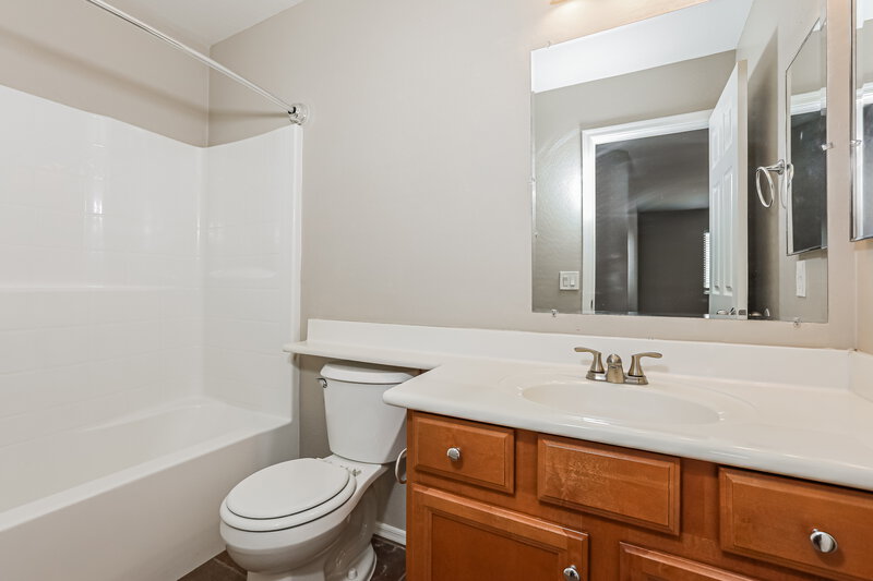 2,025/Mo, 2049 W Gold Mine Way San Tan Valley, AZ 85142 Main Bathroom View