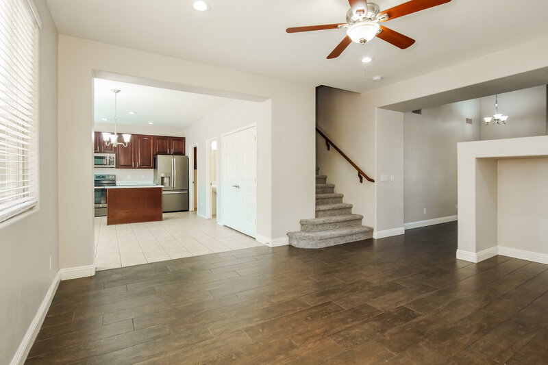 2,235/Mo, 17377 W Holland Ln Surprise, AZ 85388 Dining Room View 2