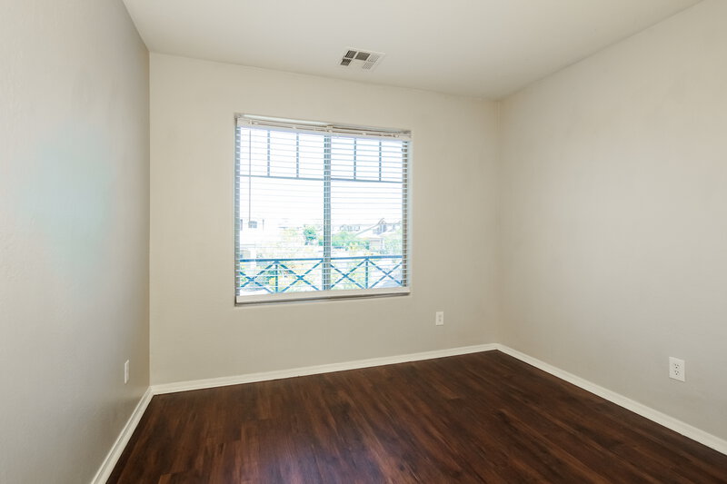 2,235/Mo, 17377 W Holland Ln Surprise, AZ 85388 Bedroom View 3