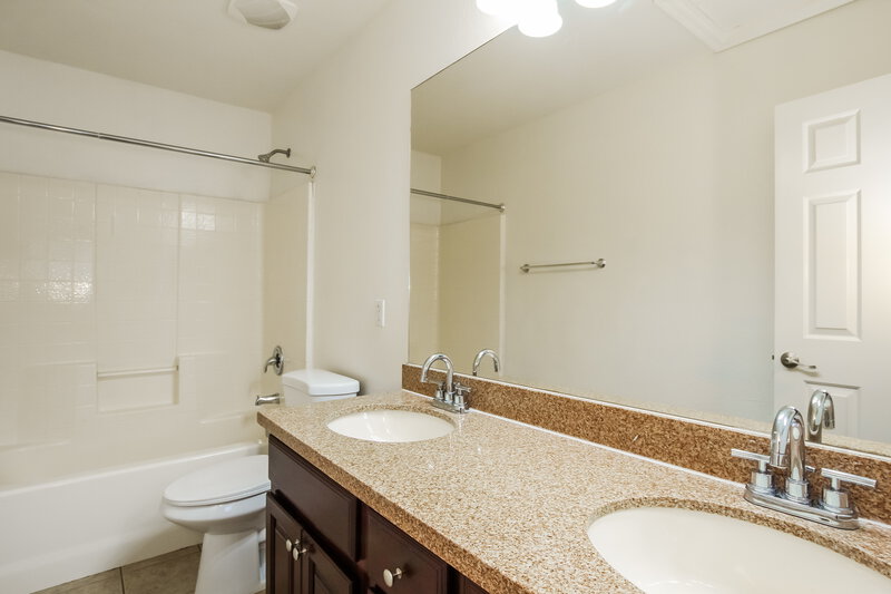 2,235/Mo, 17377 W Holland Ln Surprise, AZ 85388 Bathroom View