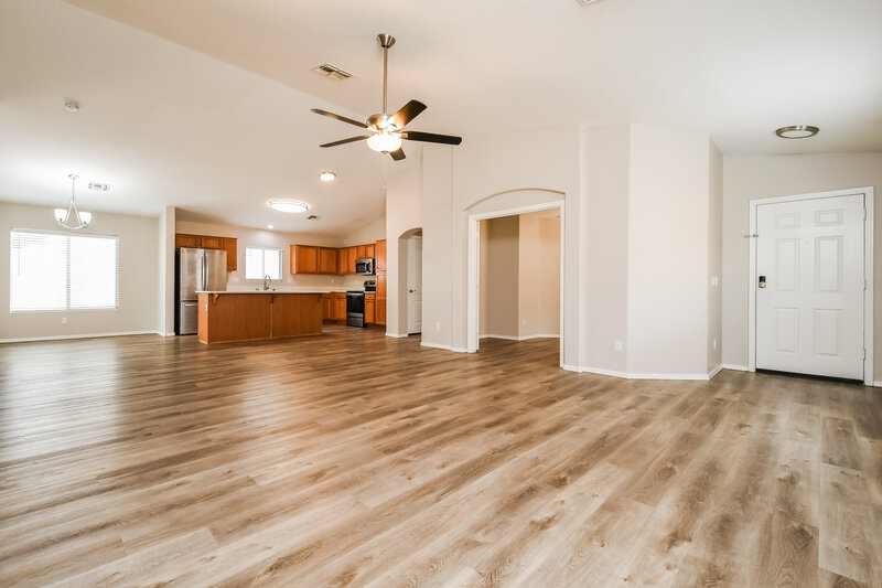 2,285/Mo, 39378 N Parisi Cir San Tan Valley, AZ 85140 Living Room View