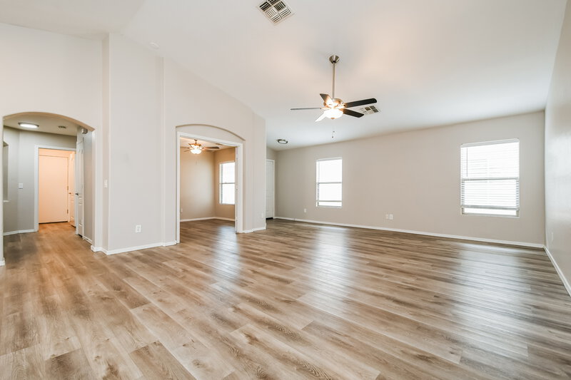 2,285/Mo, 39378 N Parisi Cir San Tan Valley, AZ 85140 Living Room View 2