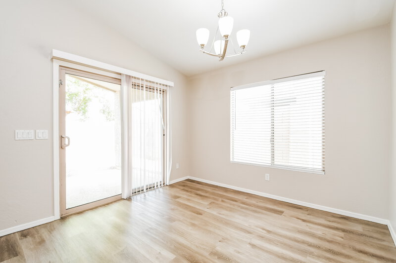 2,285/Mo, 39378 N Parisi Cir San Tan Valley, AZ 85140 Dining Room View