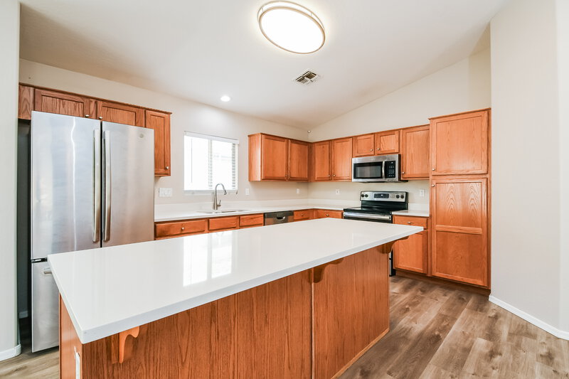 2,285/Mo, 39378 N Parisi Cir San Tan Valley, AZ 85140 Kitchen View 2
