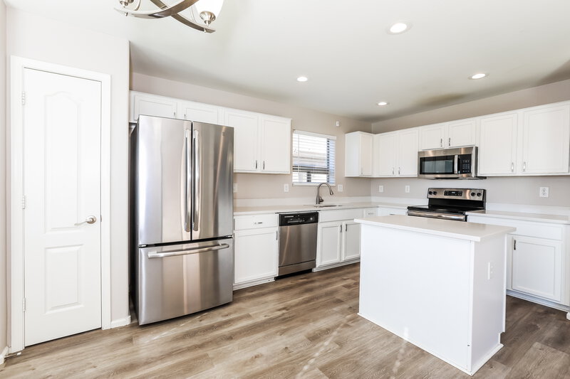 1,910/Mo, 1361 E Ryan Rd San Tan Valley, AZ 85140 Kitchen View 2