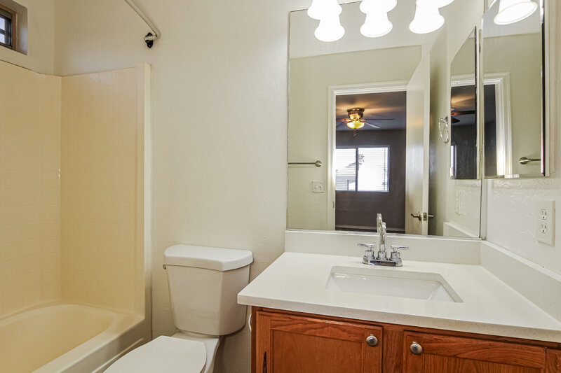 1,670/Mo, 14973 W Port Au Prince Ln Surprise, AZ 85379 Main Bathroom View