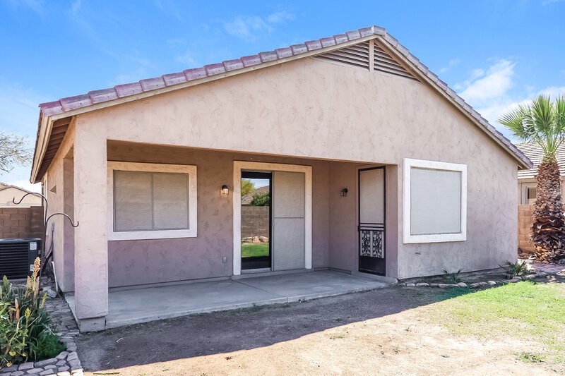 2,220/Mo, 8724 N 57th Dr Glendale, AZ 85302 Rear View