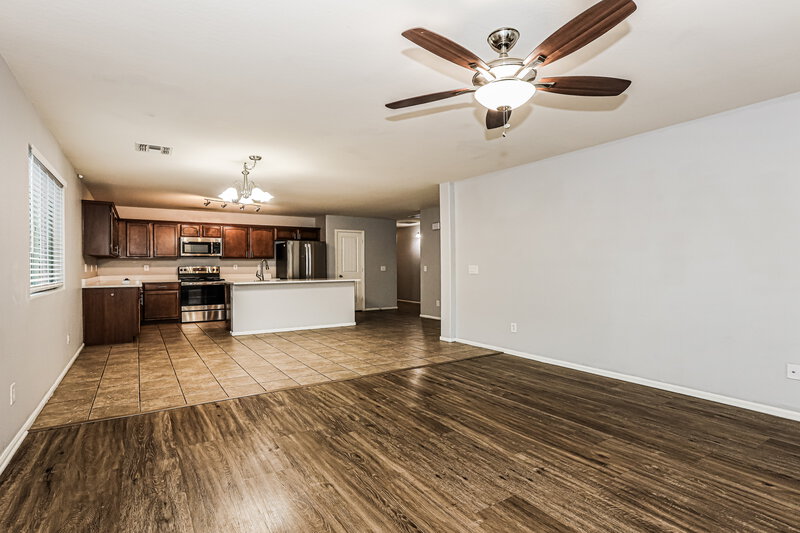 1,915/Mo, 8822 W Pioneer St Tolleson, AZ 85353 Living Room View