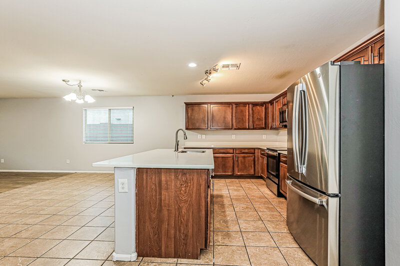 1,915/Mo, 8822 W Pioneer St Tolleson, AZ 85353 Kitchen View