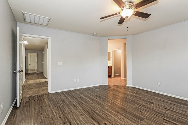 1,915/Mo, 8822 W Pioneer St Tolleson, AZ 85353 Main Bedroom View 2