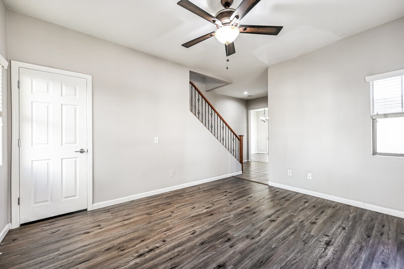 1,930/Mo, 10324 W Sands Dr 475 Peoria, AZ 85383 Living Room View