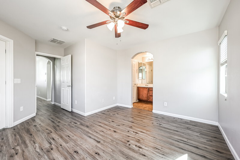 1,930/Mo, 10324 W Sands Dr 475 Peoria, AZ 85383 Main Bedroom View