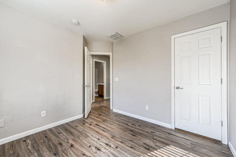 1,930/Mo, 10324 W Sands Dr 475 Peoria, AZ 85383 Bedroom View 2