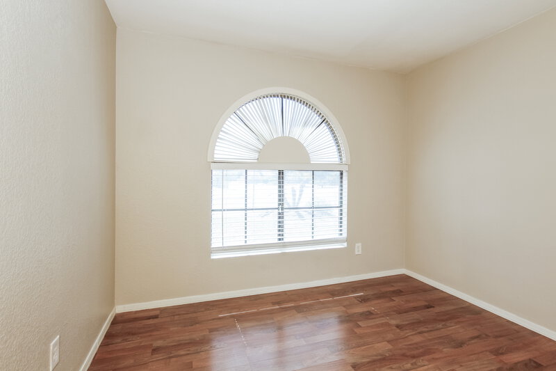 1,950/Mo, 6320 W Port Royale Ln Glendale, AZ 85306 Dining Room View