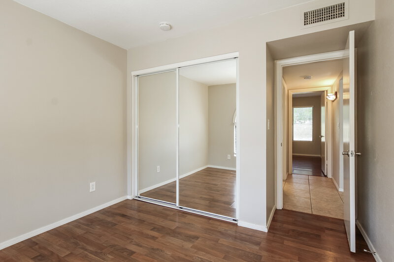 1,950/Mo, 6320 W Port Royale Ln Glendale, AZ 85306 Bedroom View