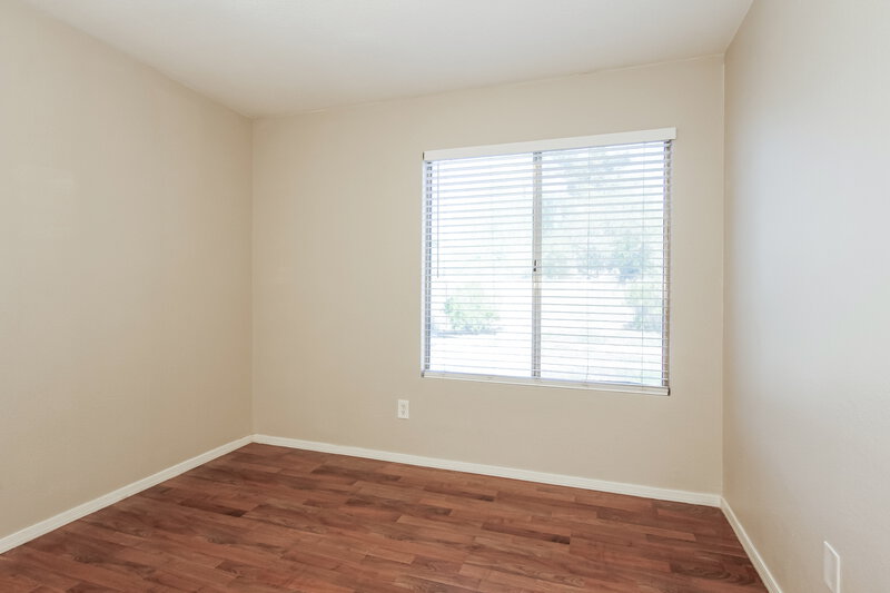 1,950/Mo, 6320 W Port Royale Ln Glendale, AZ 85306 Bedroom View 2