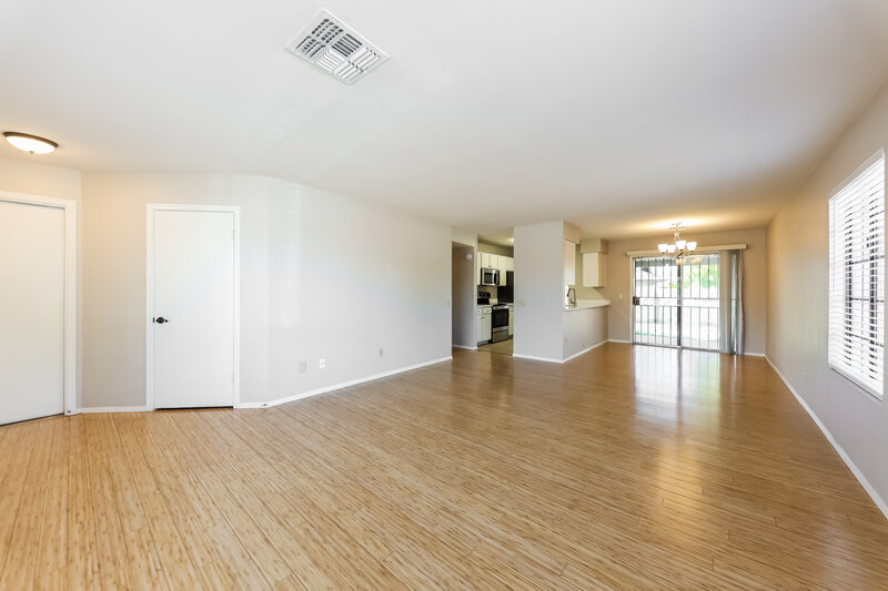 1,965/Mo, 20814 N 31st Dr Phoenix, AZ 85027 Living Room View 2