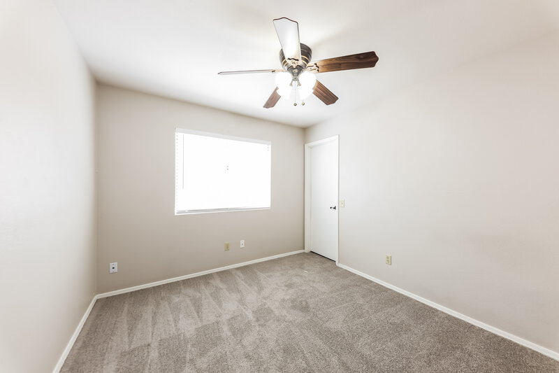 1,965/Mo, 20814 N 31st Dr Phoenix, AZ 85027 Bedroom View 2
