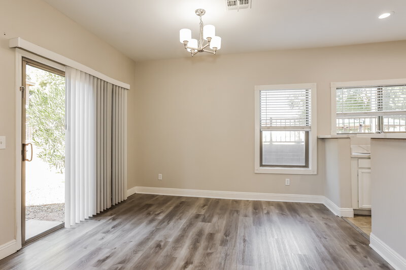 1,870/Mo, 9582 N 81st Dr Peoria, AZ 85345 Dining Room View