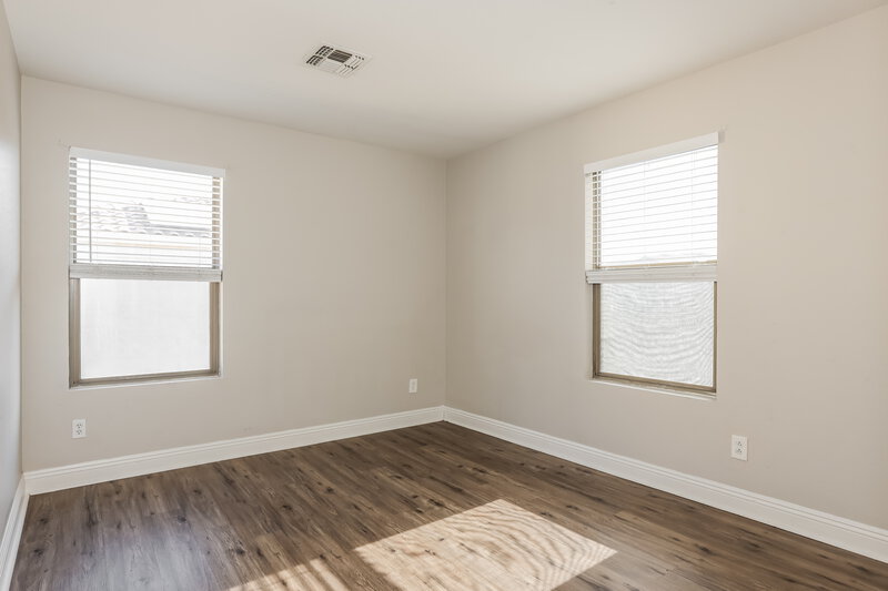 1,870/Mo, 9582 N 81st Dr Peoria, AZ 85345 Bedroom View