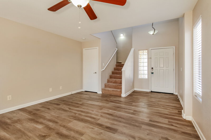 2,000/Mo, 15999 W Moreland St Goodyear, AZ 85338 Living Room View 2