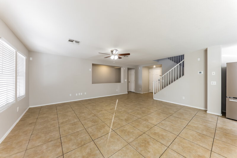 2,520/Mo, 8027 W Mission Lane Peoria, AZ 85345 Living Room View 2
